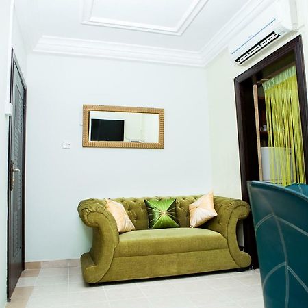 Maxwell Court Apartments Accra Kültér fotó