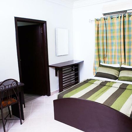 Maxwell Court Apartments Accra Kültér fotó