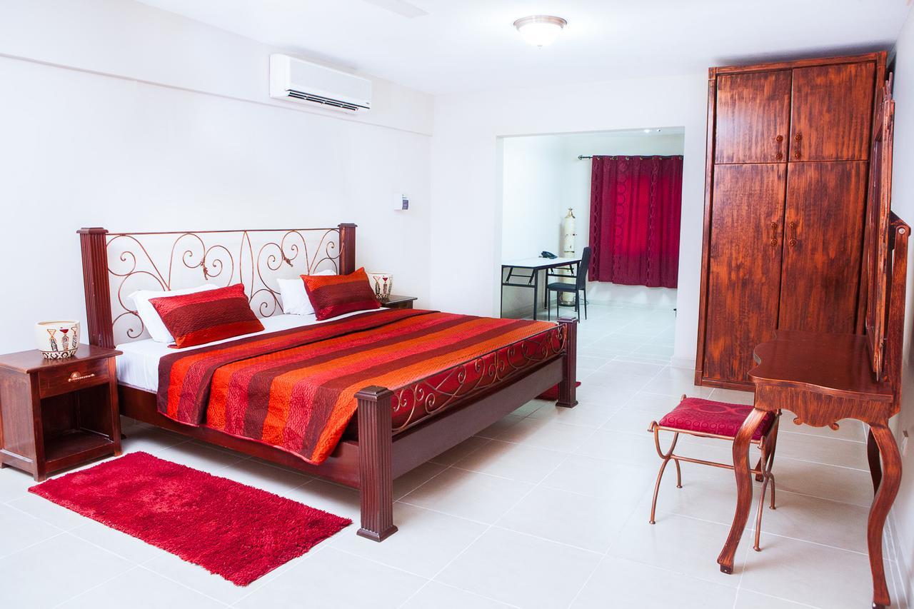 Maxwell Court Apartments Accra Kültér fotó