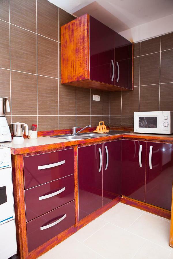 Maxwell Court Apartments Accra Kültér fotó