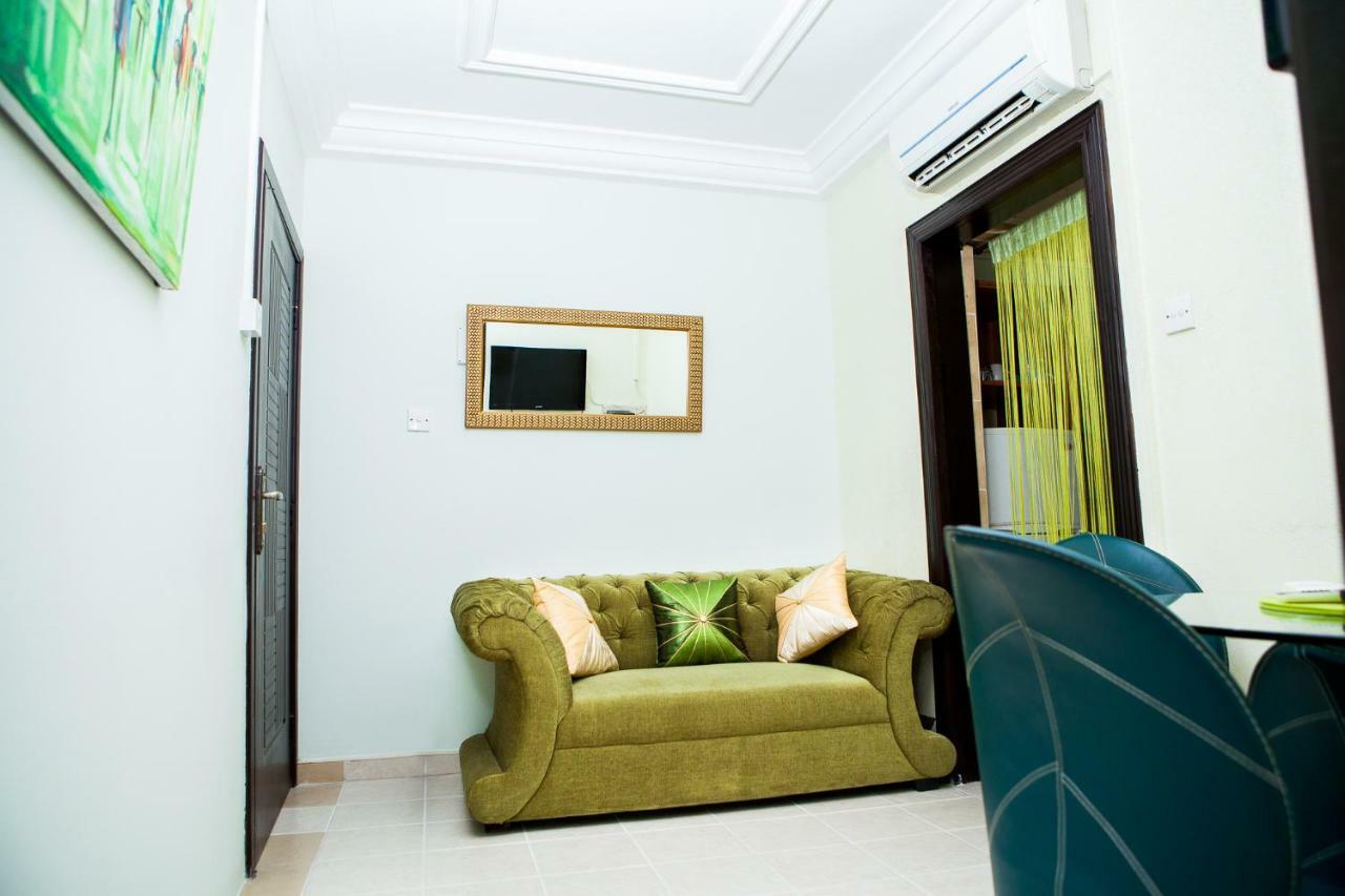 Maxwell Court Apartments Accra Kültér fotó